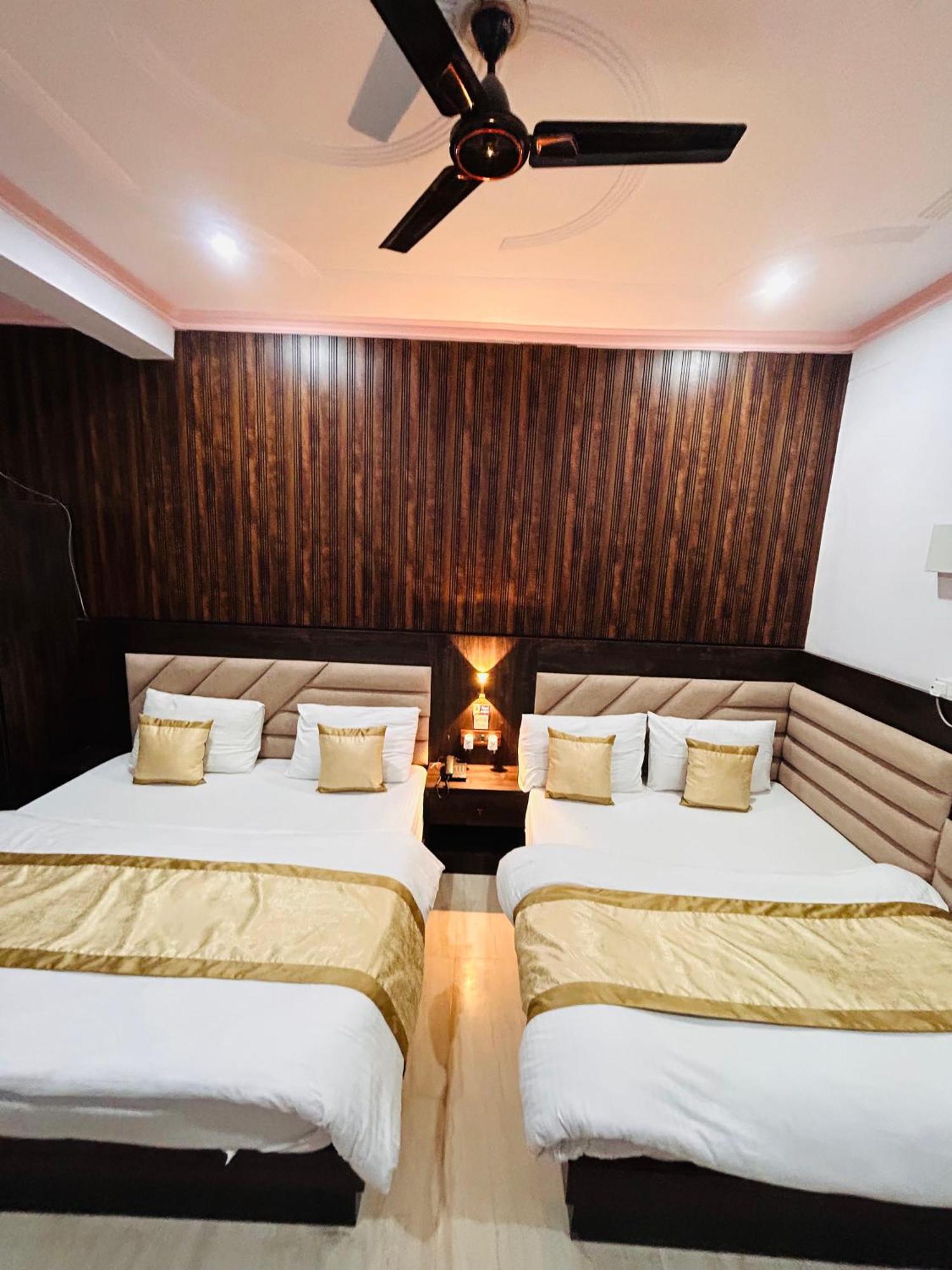 Shri Krishna Divine Dham Hotel Mathura Exterior photo